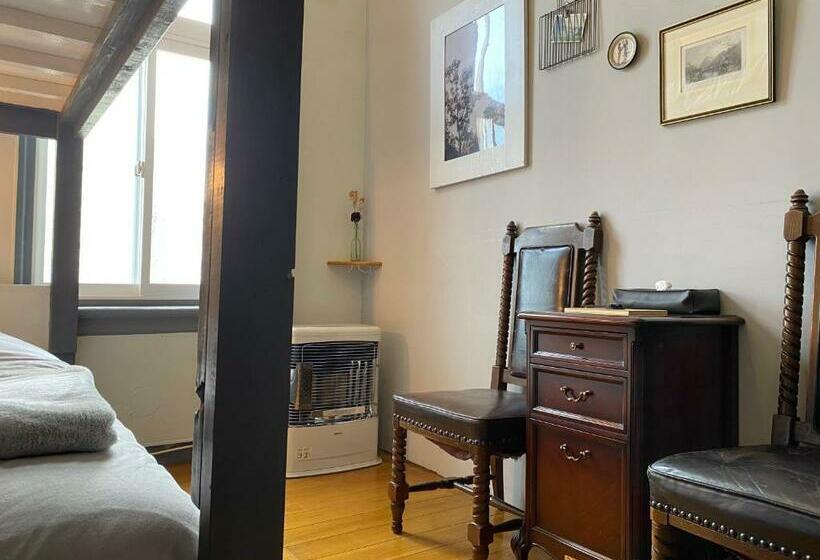 Quarto Estandar Banheiro Compartilhado, Little Barrel