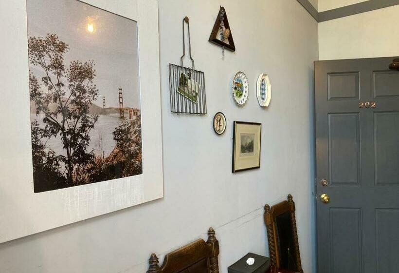 Quarto Estandar Banheiro Compartilhado, Little Barrel