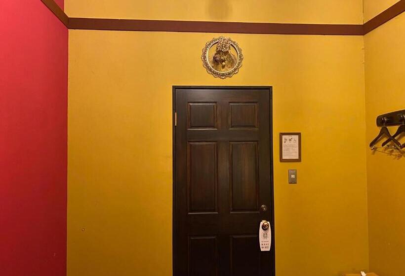 Quarto Estandar Banheiro Compartilhado, Little Barrel