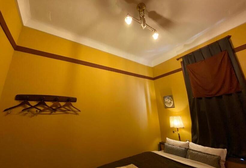 Quarto Estandar Banheiro Compartilhado, Little Barrel