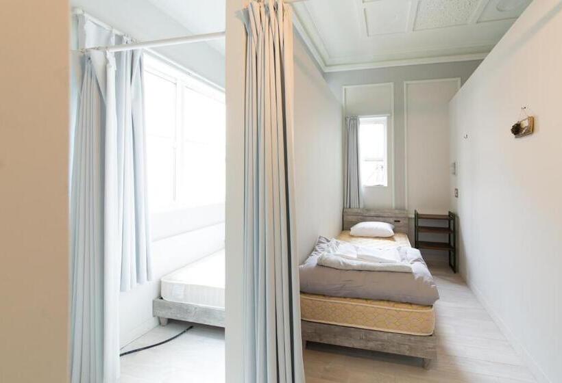 Cama em Quarto Compartilhado, Little Barrel