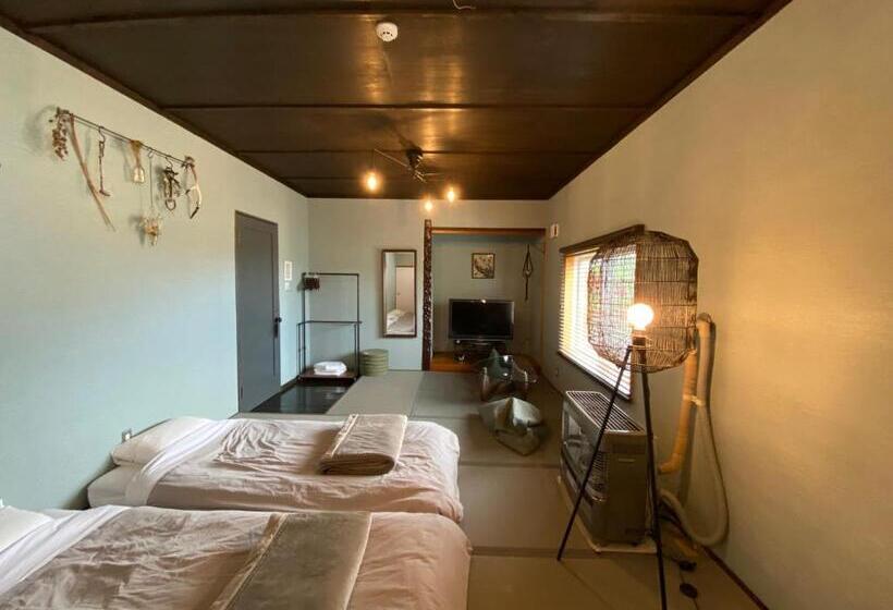 Quarto Familiar Banheiro Compartilhado, Little Barrel