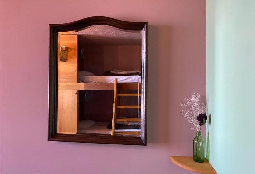 Quarto Familiar Vista Mar Lateral, Little Barrel