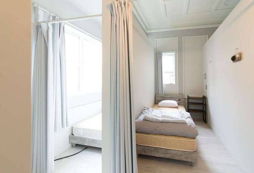 Cama em Quarto Compartilhado, Little Barrel