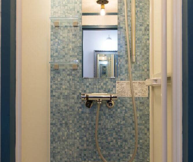 Cama em Quarto Compartilhado, Little Barrel