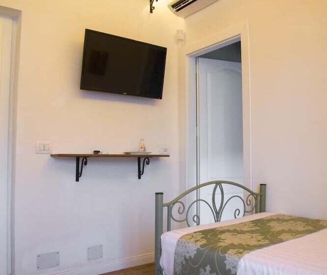 חדר סטנדרט, The Well House   Unesco