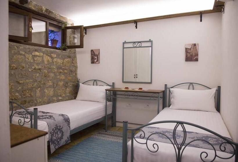 חדר סטנדרט, The Well House   Unesco