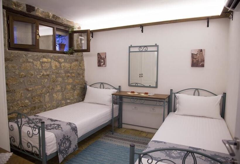 חדר סטנדרט, The Well House   Unesco