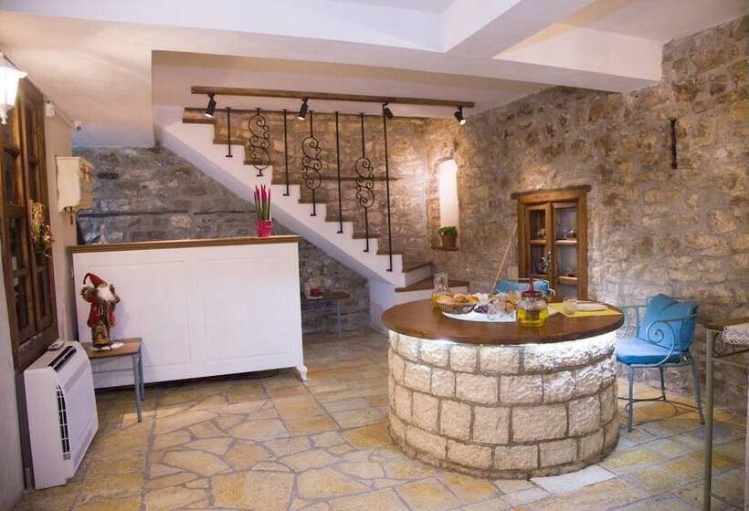 חדר סטנדרט, The Well House   Unesco