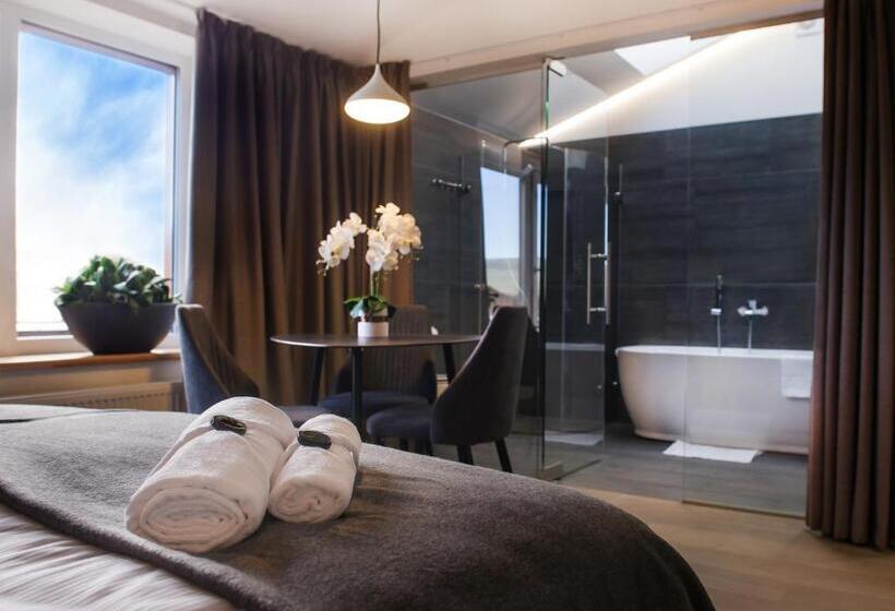 발코니 디럭스 룸, Dangė