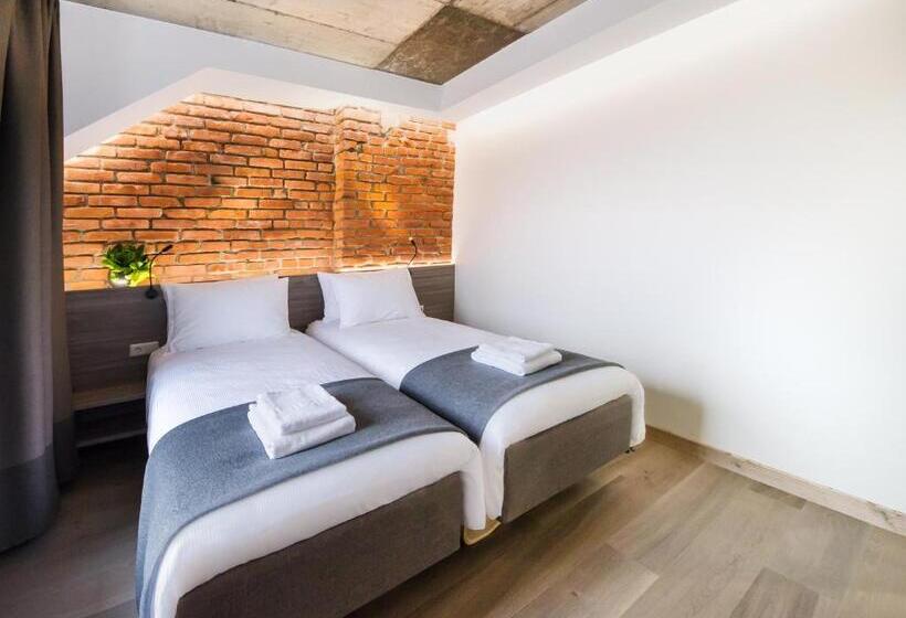 수피리어 룸, Dangė