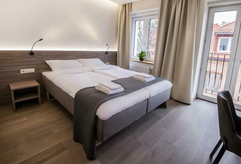 이코노미 룸, Dangė