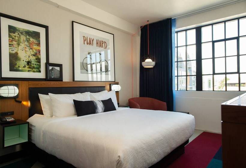 스탠다드 룸, Indigo Madison Downtown, An Ihg