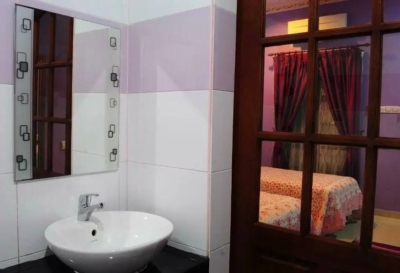 اتاق خانوادگی, Mesra Alor Setar