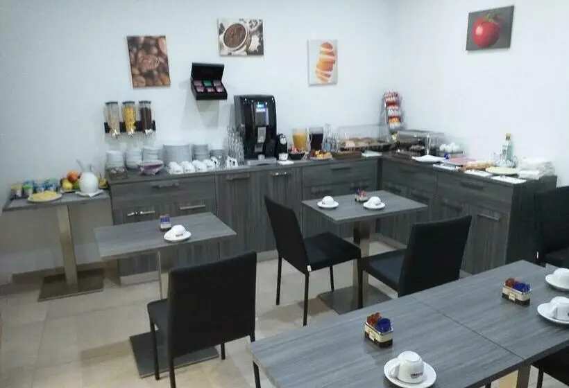 اتاق اکونومی یک تخته, Tj Boutique