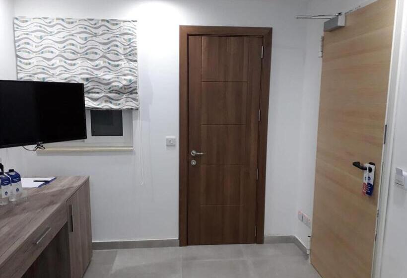 اتاق اکونومی یک تخته, Tj Boutique