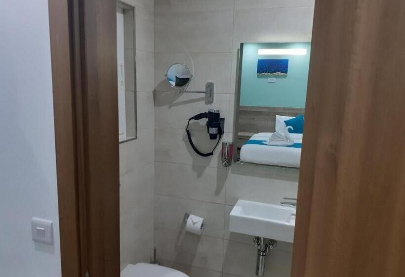 اتاق اکونومی یک تخته, Tj Boutique