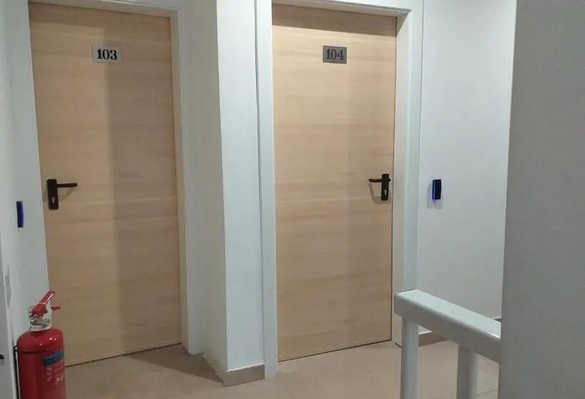 اتاق لوکس با چشم‌انداز شهر, Tj Boutique