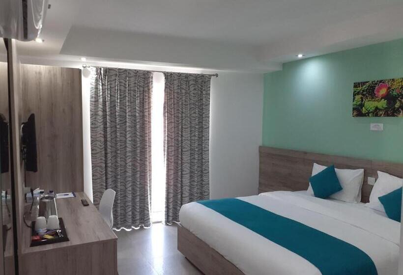 اتاق لوکس با چشم‌انداز شهر, Tj Boutique