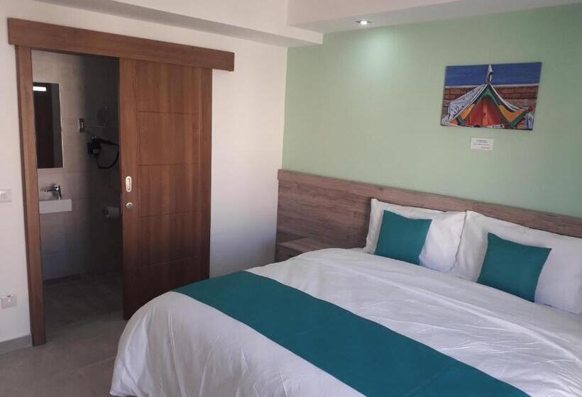 اتاق لوکس با چشم‌انداز شهر, Tj Boutique