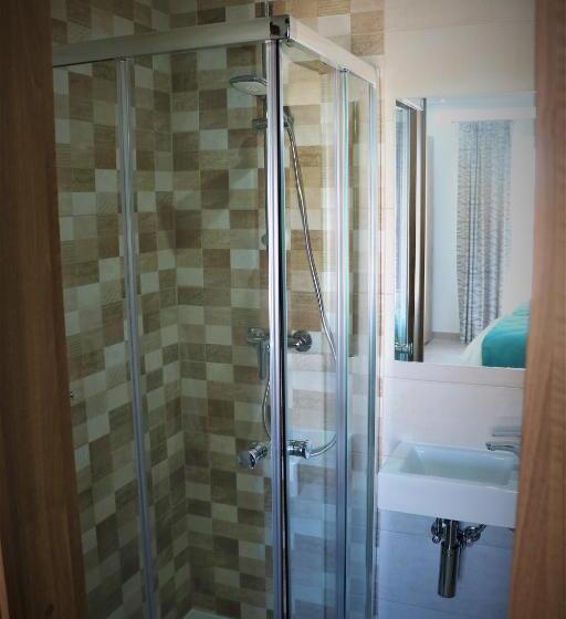 اتاق لوکس با چشم‌انداز شهر, Tj Boutique