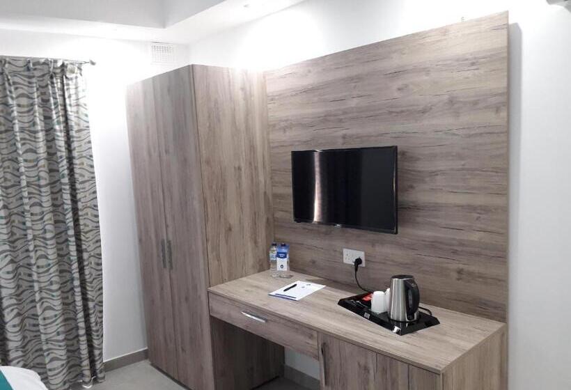 اتاق لوکس با چشم‌انداز شهر, Tj Boutique
