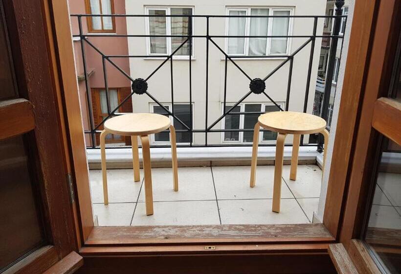 آپارتمان 1 خوابه با بالکن, Linden Houses