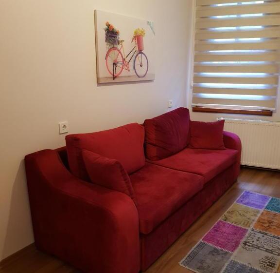 آپارتمان 1 خوابه, Linden Houses