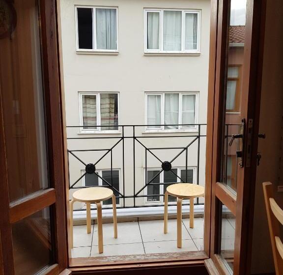 آپارتمان 1 خوابه با بالکن, Linden Houses