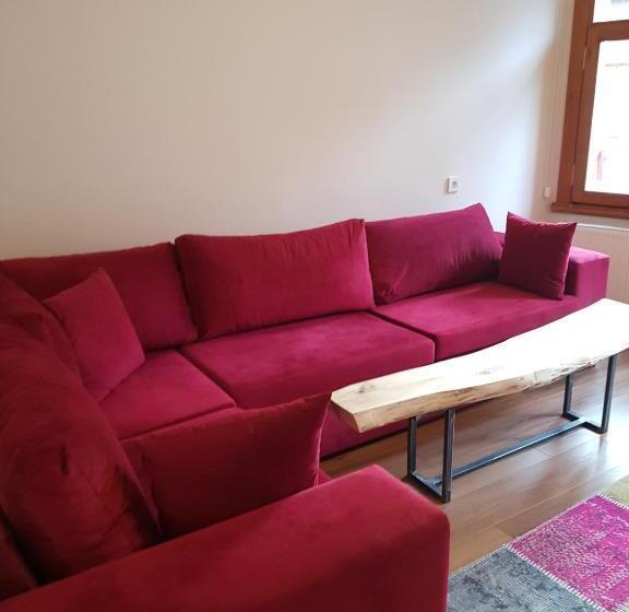 آپارتمان 1 خوابه با بالکن, Linden Houses