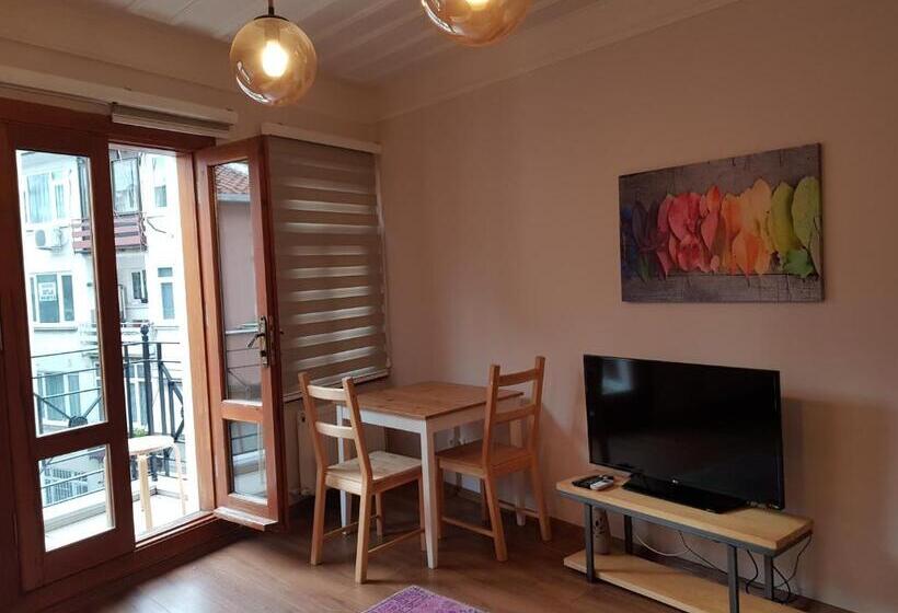 آپارتمان 1 خوابه با بالکن, Linden Houses