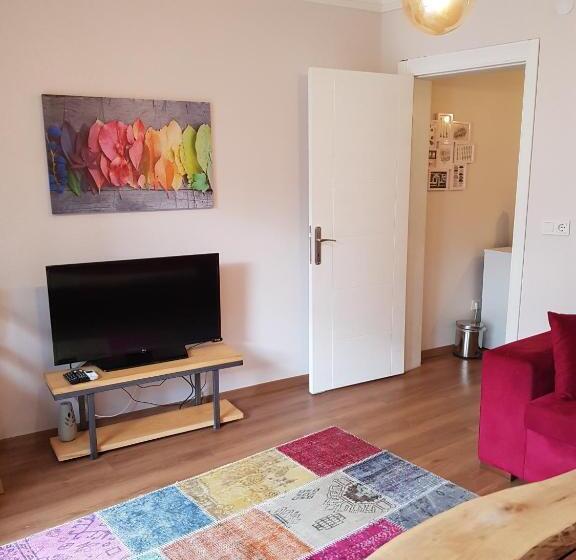 آپارتمان 1 خوابه با بالکن, Linden Houses