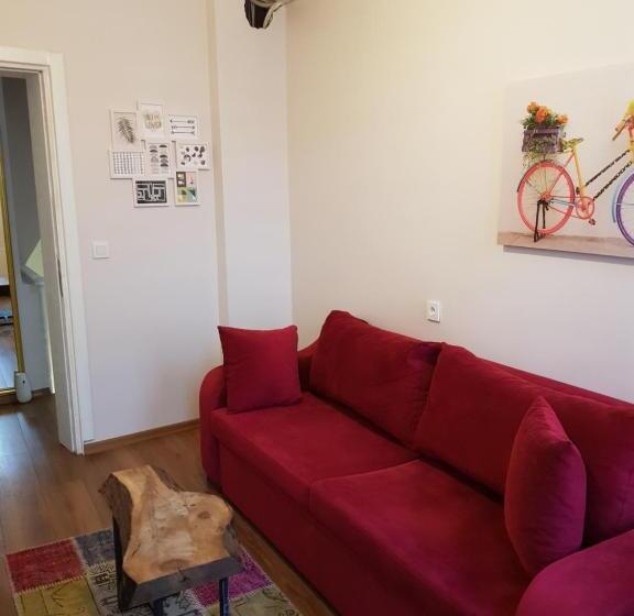 آپارتمان 1 خوابه, Linden Houses