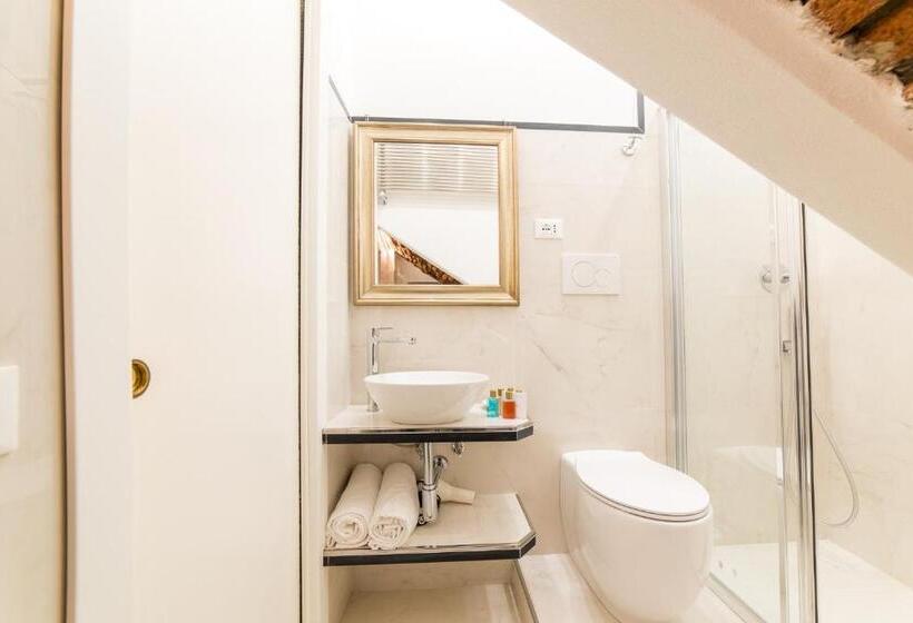 اتاق استاندارد چهار تخته با چشمانداز دریا, Sea View Suites   Francamaria Rooms