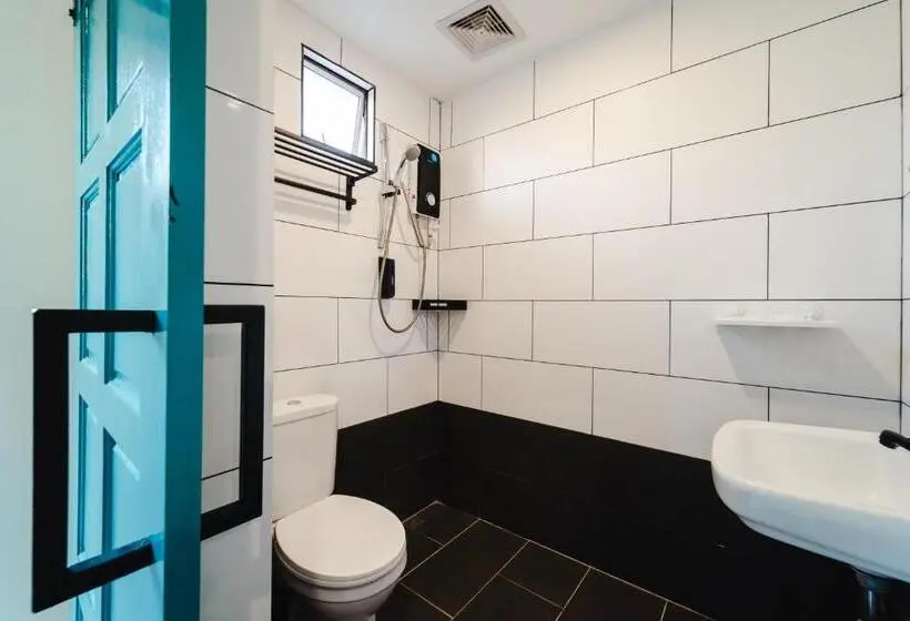 Perhehuone, Perfect Hub Semporna