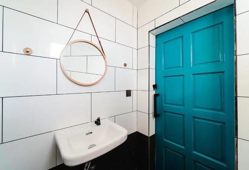 Perhehuone, Perfect Hub Semporna