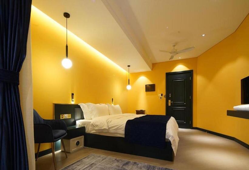 Номер Deluxe, Moon And Chalice Boutique