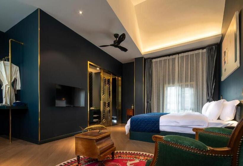 Номер Deluxe, Moon And Chalice Boutique