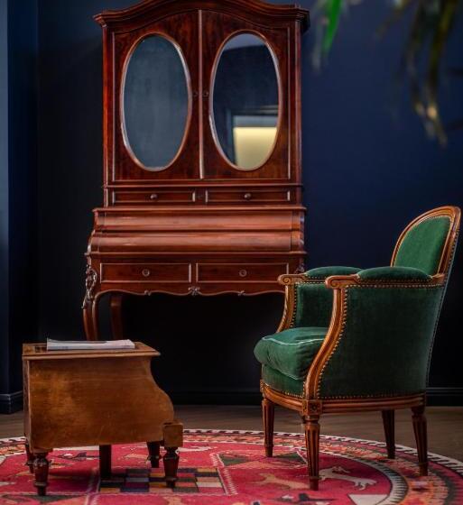 Номер Deluxe, Moon And Chalice Boutique