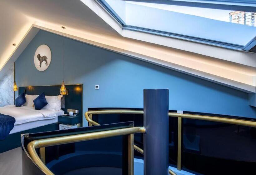 Люкс Дюплекс, Moon And Chalice Boutique