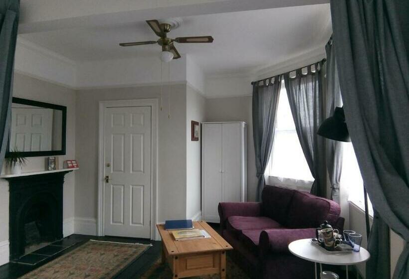 豪华房间, Rosslyn Court