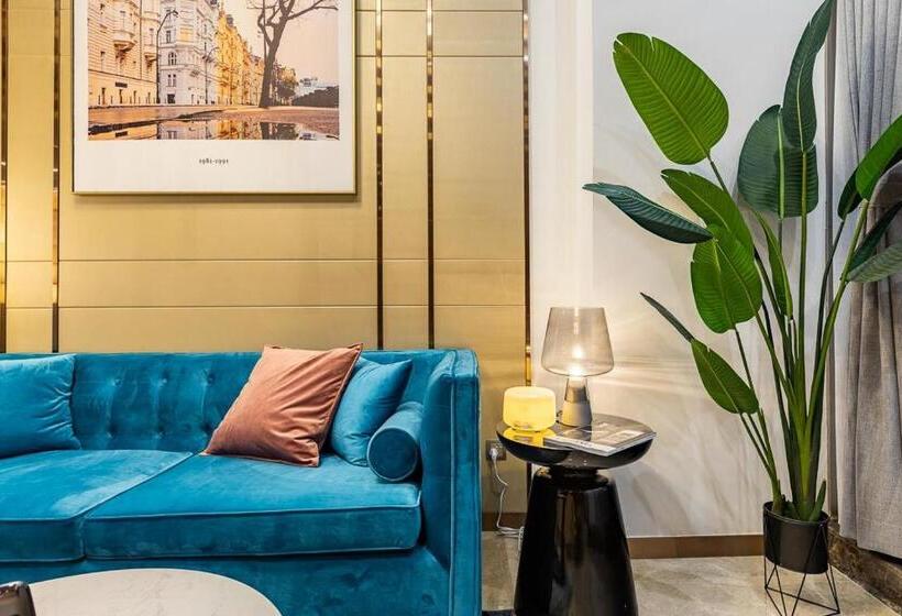 Standard Triple Room, Livetour Hotel Zhujiang New Town Guangzhou