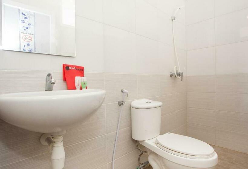 Номер Стандарт, Reddoorz Near Museum Angkut Batu 2