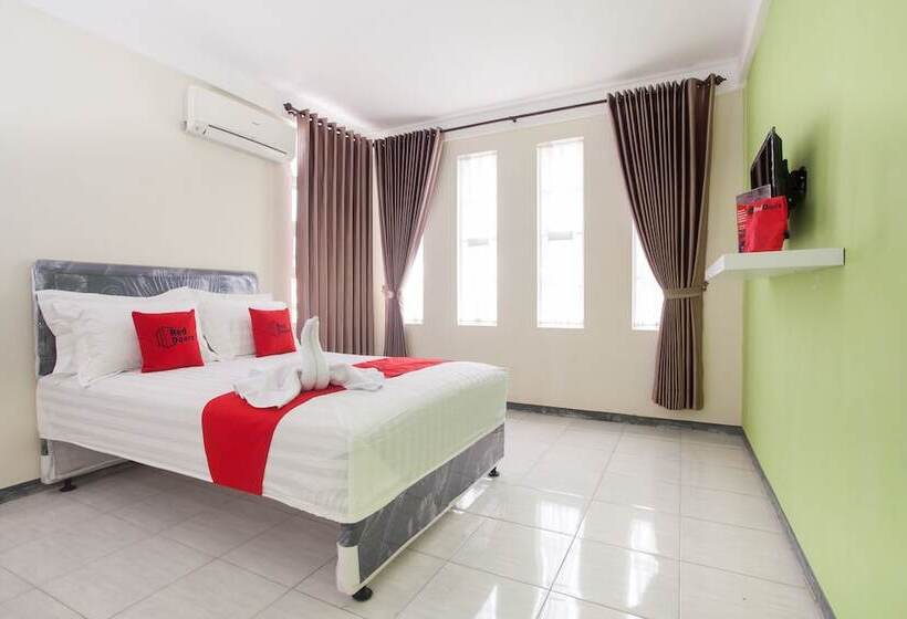 Номер Стандарт, Reddoorz Near Museum Angkut Batu 2