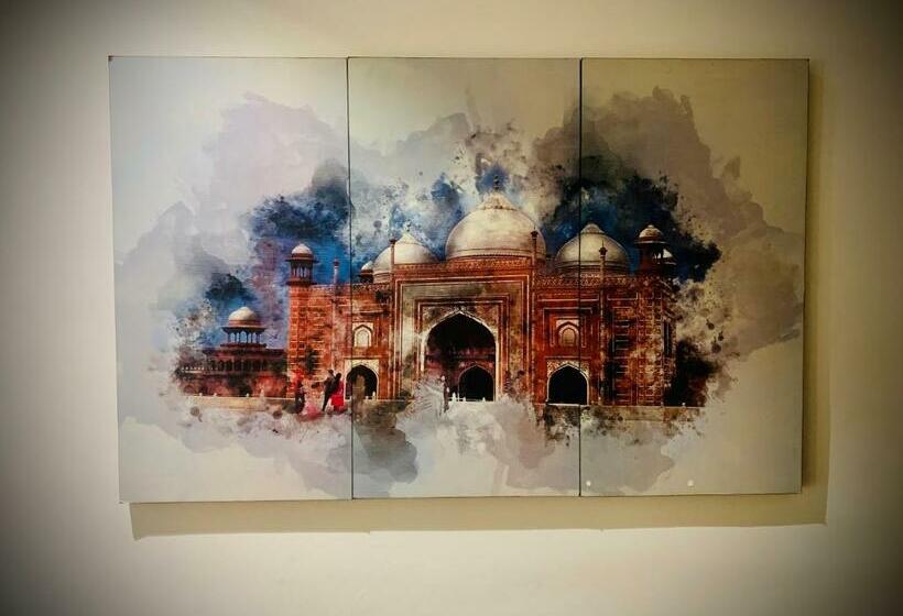 اتاق سوپریور, 12th Avenue