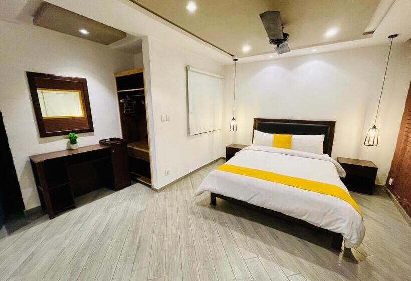 سوییت خانوادگی, 12th Avenue