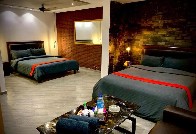 سوییت خانوادگی, 12th Avenue