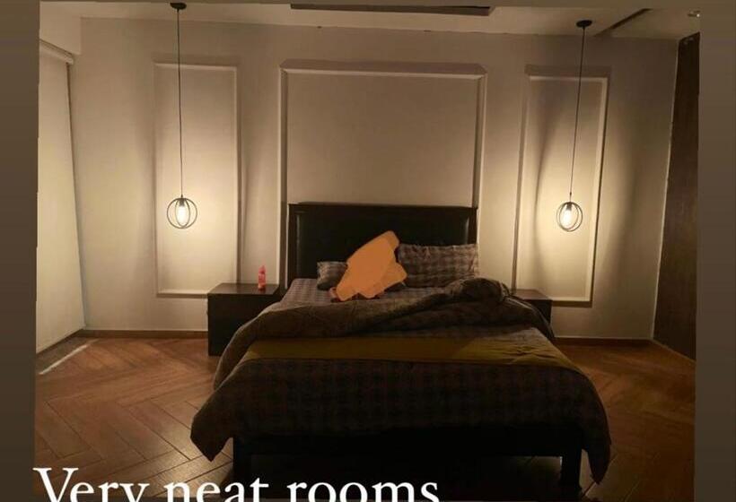 اتاق استاندارد, 12th Avenue