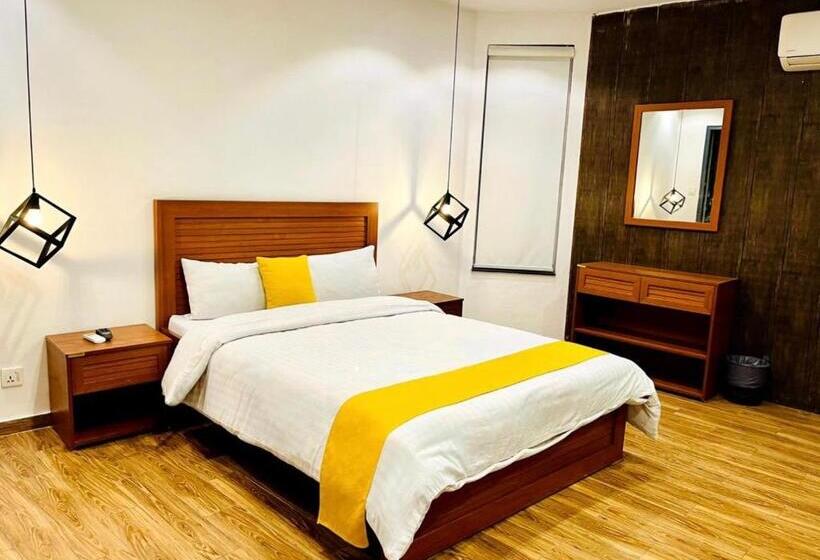 اتاق لوکس, 12th Avenue