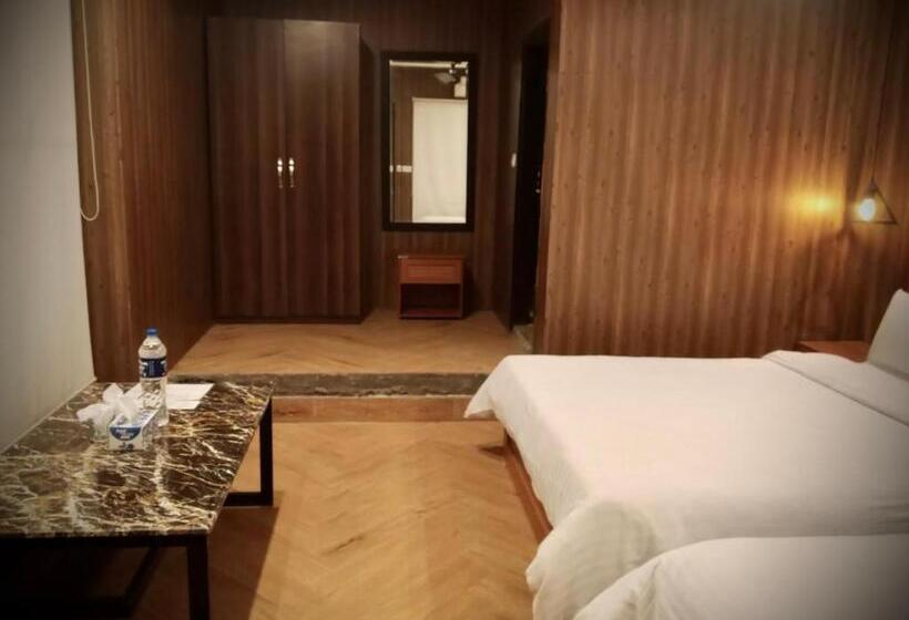 اتاق استاندارد با چشم‌انداز باغ, 12th Avenue